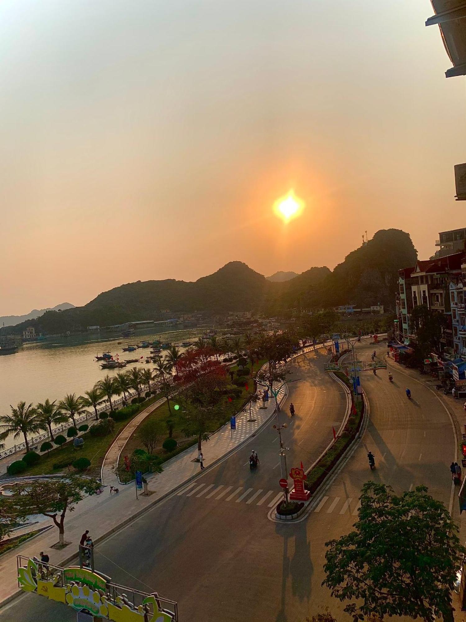 Thu Ha Sea View Hotel Dong Khe Sau Eksteriør bilde